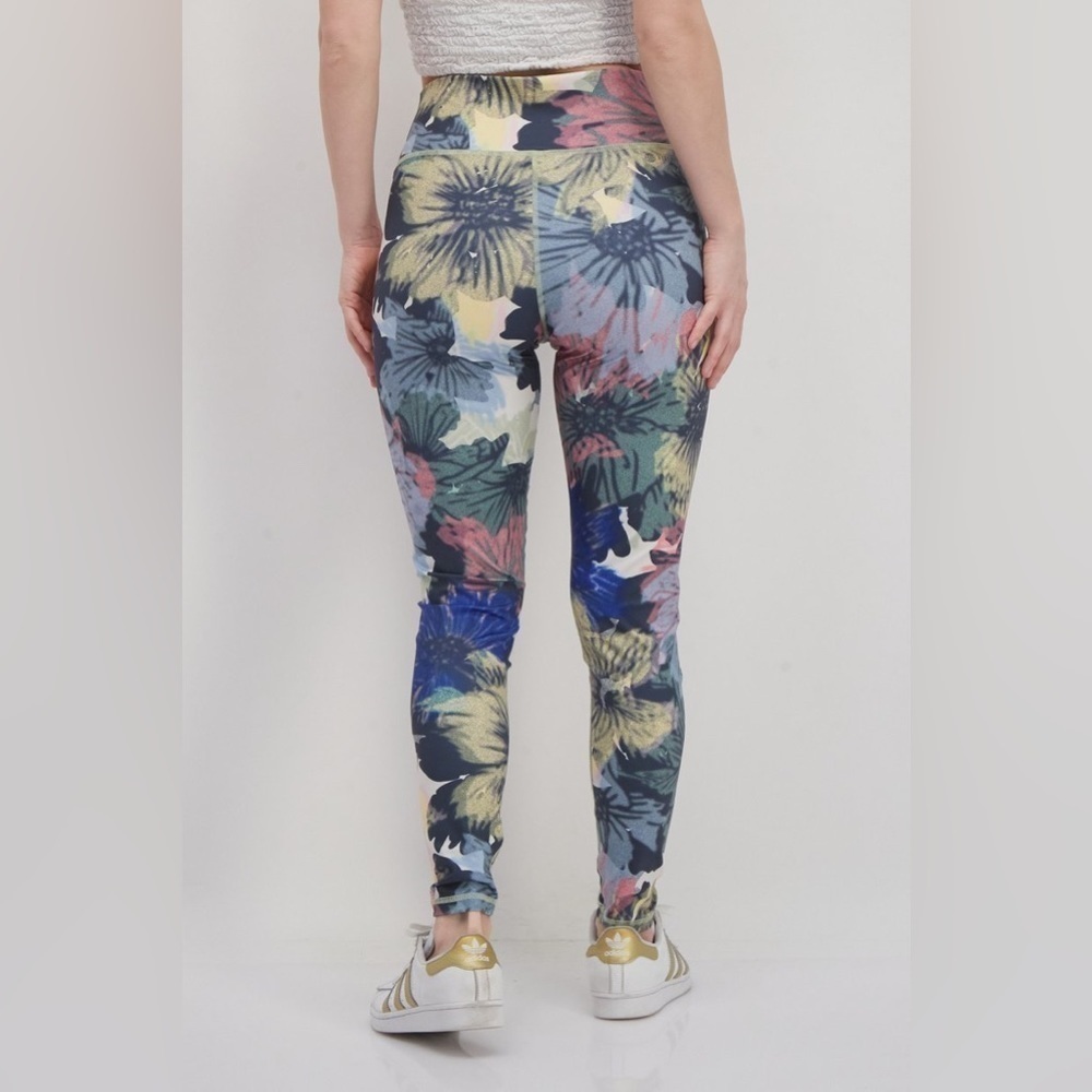 - Adidas
Women Sportswear Fit Training Leggings